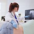 Patient chez un docteur 