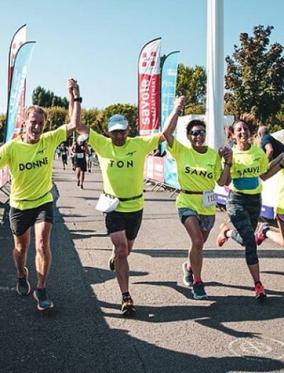 4 coureurs T shirt fluo - photo ©Alanis Duc