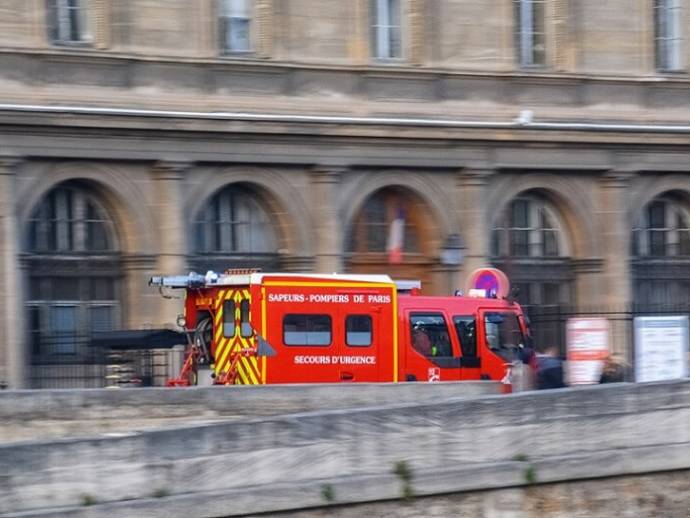 Camion de pompiers de Paris