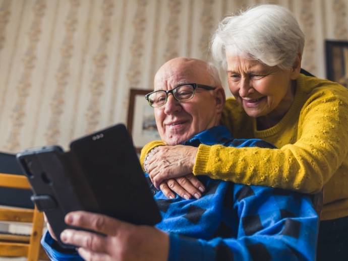 Comment lutter contre la fracture numérique des seniors ? 