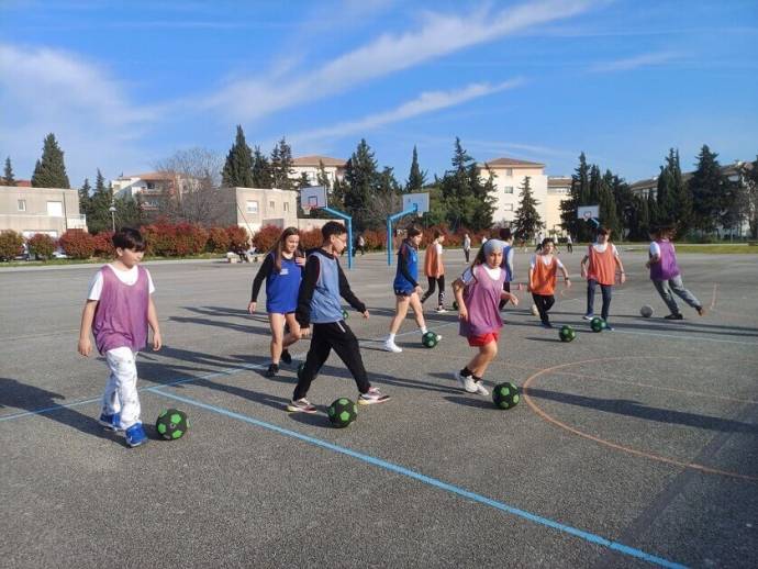 Égalité filles-garçons : et si tout commençait à la récré ? 