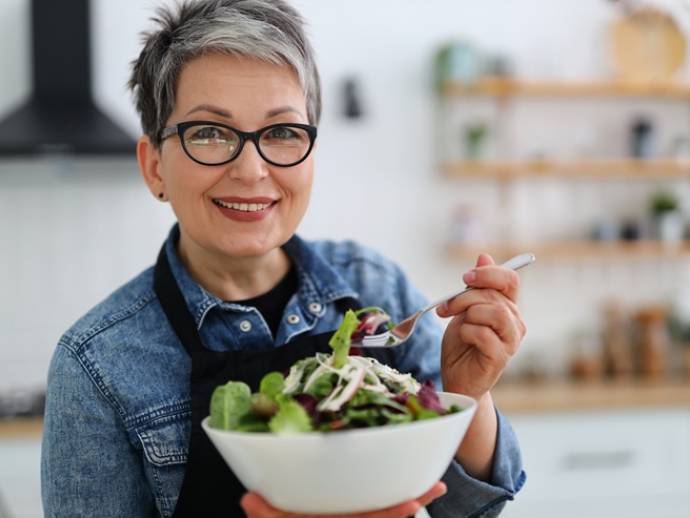 Comment adapter son alimentation en période de ménopause ? 