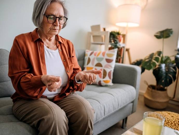La polyarthrite rhumatoïde chez la femme : causes, symptômes et traitement 