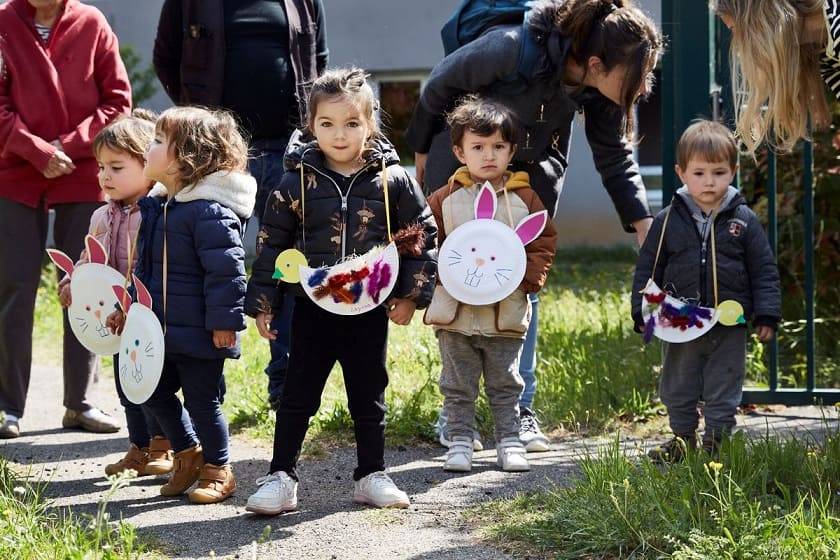 Enfants déguisés pour Pâques